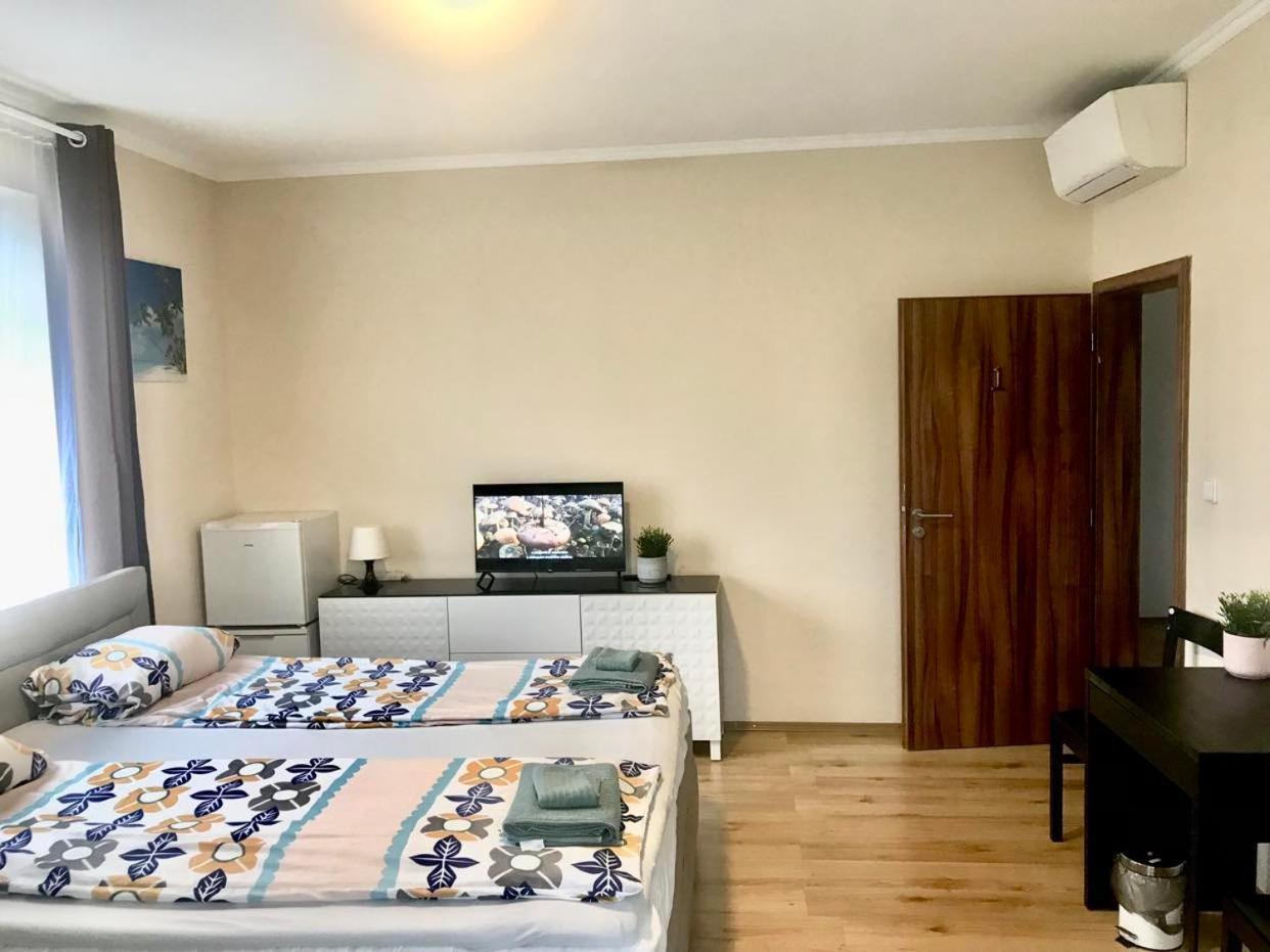 Fresh House Hotel Praag Buitenkant foto